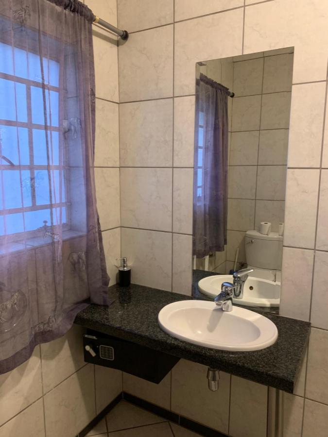 Hotel Pension Casa Africana Windhoek Eksteriør bilde